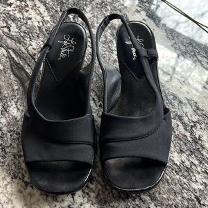 Life Strife slingbacks 9.5